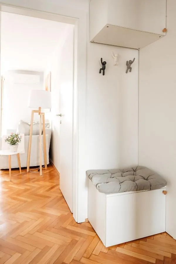 White Apartment - Free Parking Laibach