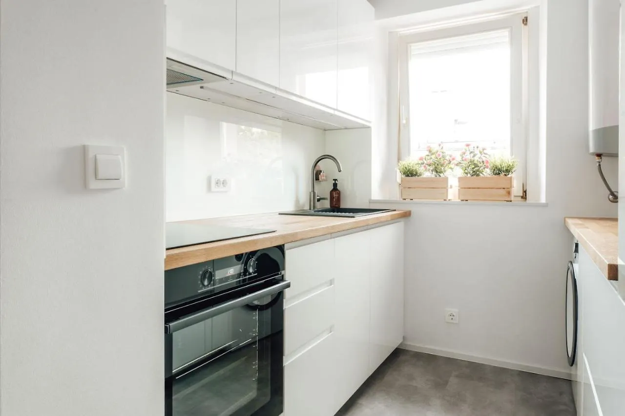 White Apartment - Free Parking Laibach